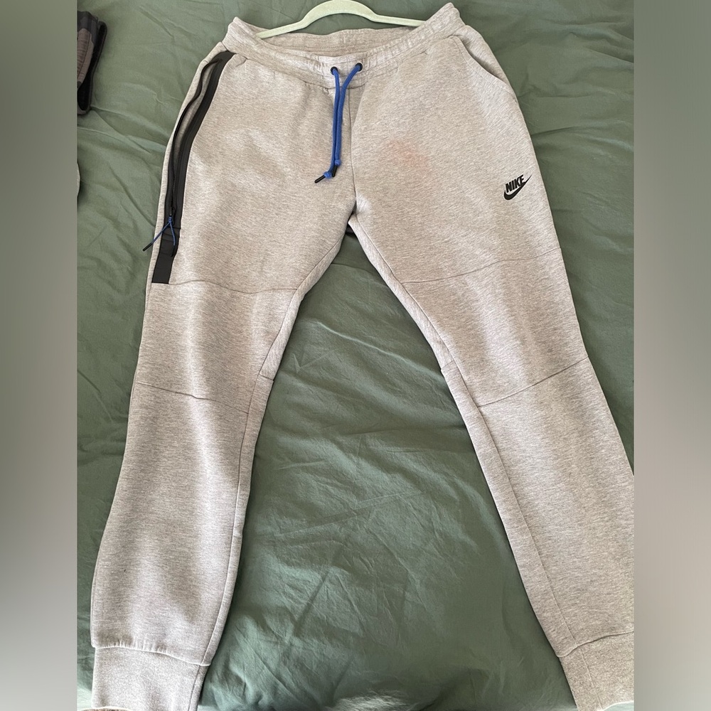 Nike Men’s Tech Fleece joggers - Sz. L